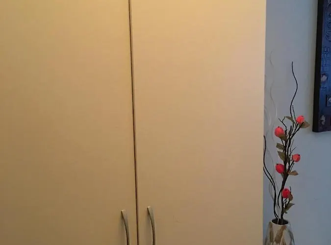 Konukevi Salt Ahyolu